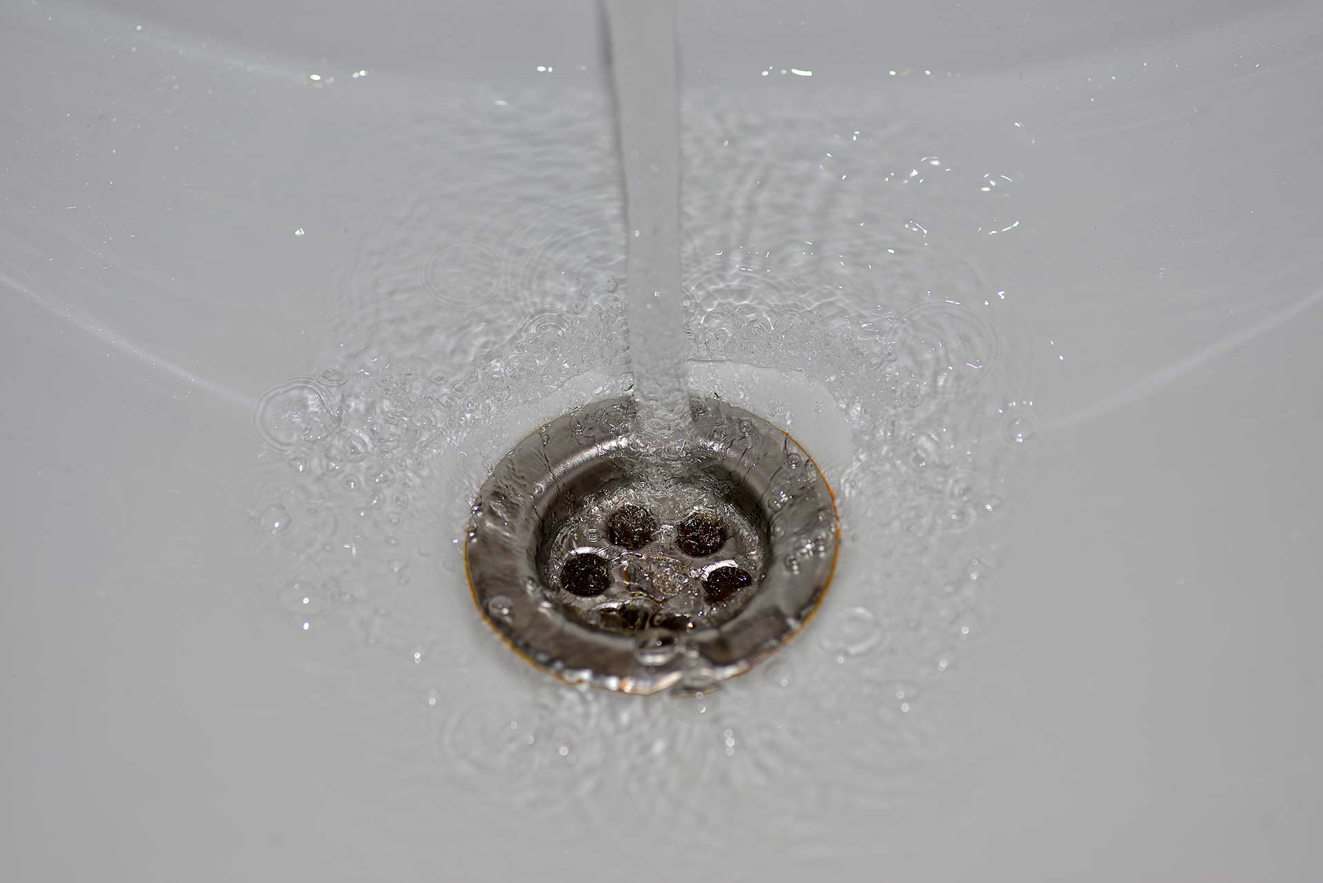 A2B Drains provides services to unblock blocked sinks and drains for properties in Wealden.